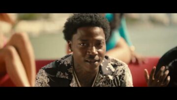 2FeetBino- Naked [Official Video]