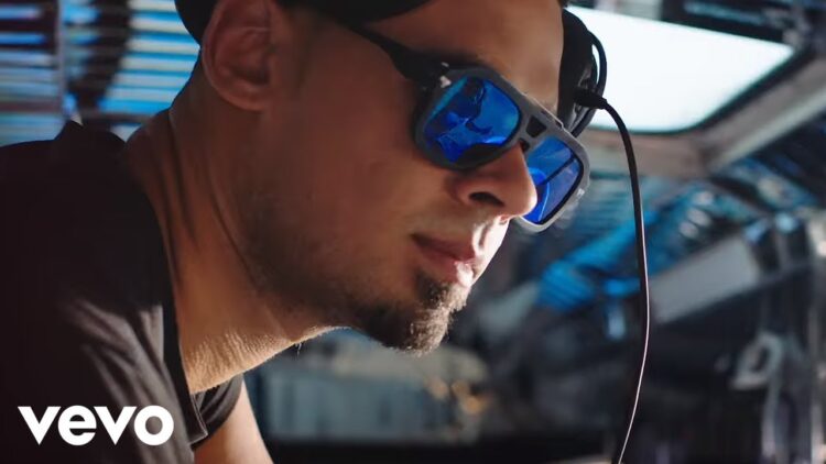 Afrojack – SummerThing! ft. Mike Taylor