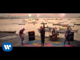 Coldplay – Hymn For The Weekend (Official Video)