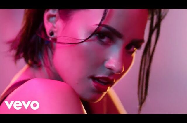 Demi Lovato – Cool for the Summer (Official Video)
