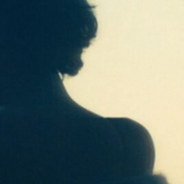 Rihanna – Diamonds