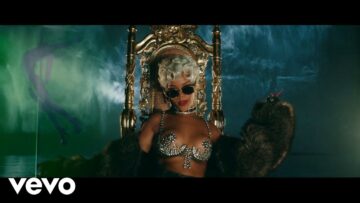 Rihanna – Pour It Up (Explicit)