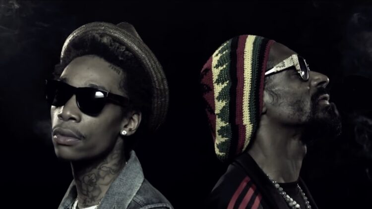Snoop Dogg & Wiz Khalifa French Inhale [Official Music Video]
